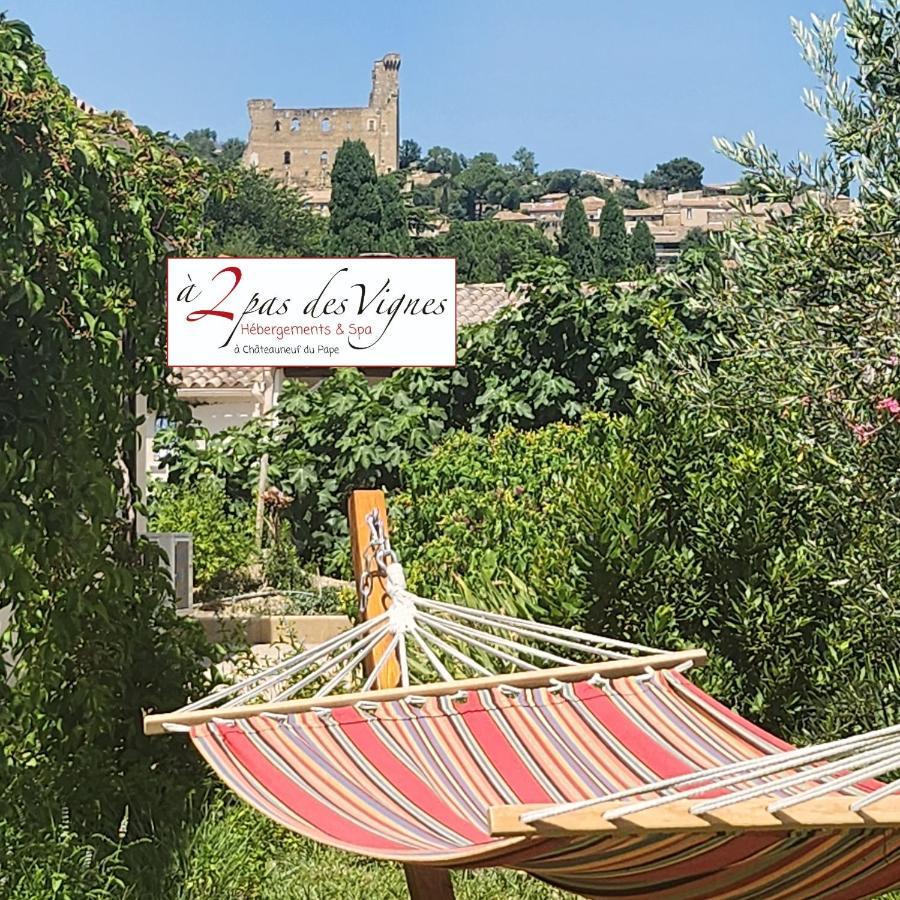 A 2 pas des vignes, hébergements et SPA à Châteauneuf du Pape, maison numéro 6 Esterno foto