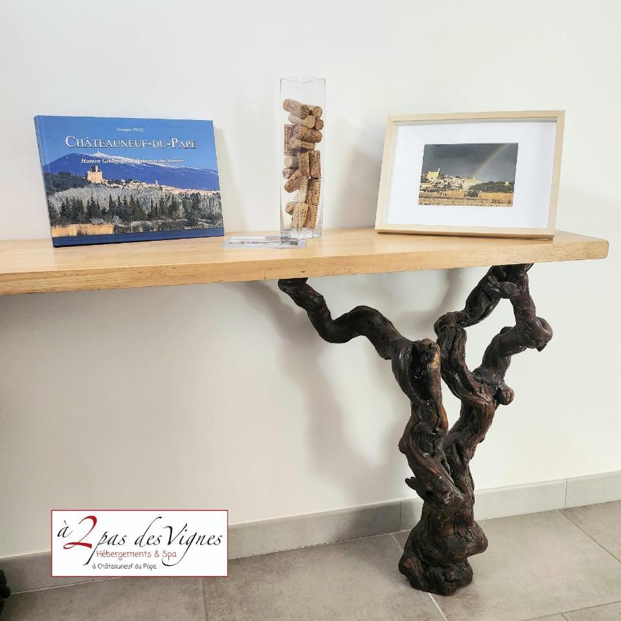 A 2 pas des vignes, hébergements et SPA à Châteauneuf du Pape, maison numéro 6 Esterno foto